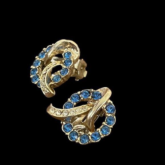 Vintage Blue Rhinestone Circular Earrings Gold Tone Clip On Clear Rhinestones - Picture 2 of 5